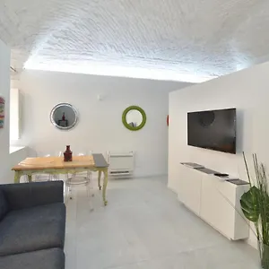 https://eleganza-del-riccio-rene.emilia-romagnahotels.net