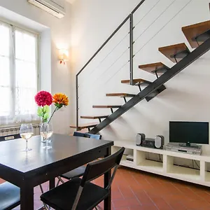 Della Scala Modern Apartment